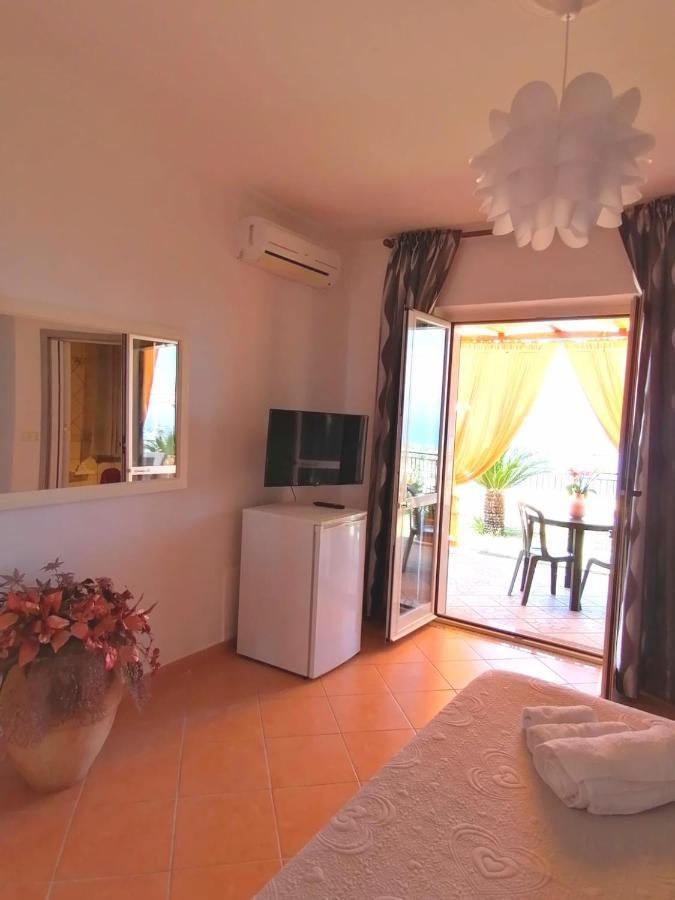 B&B "L'Eco Del Mare" Agropoli Exterior photo